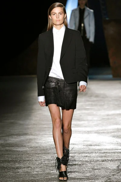 Look 13
